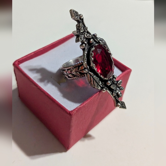 Handcrafted Unique Simulated Ruby Ring (7) - Picture 11 of 12